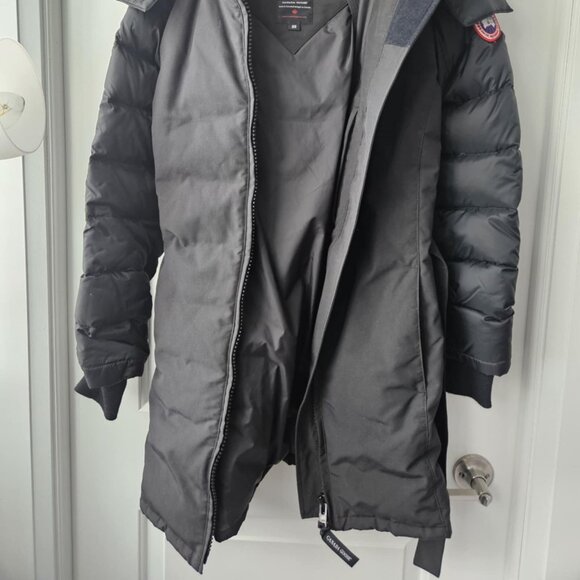 Canada Goose Women's Long Parka with a belt *REAL FUR HOOD* - Picture 2 of 6